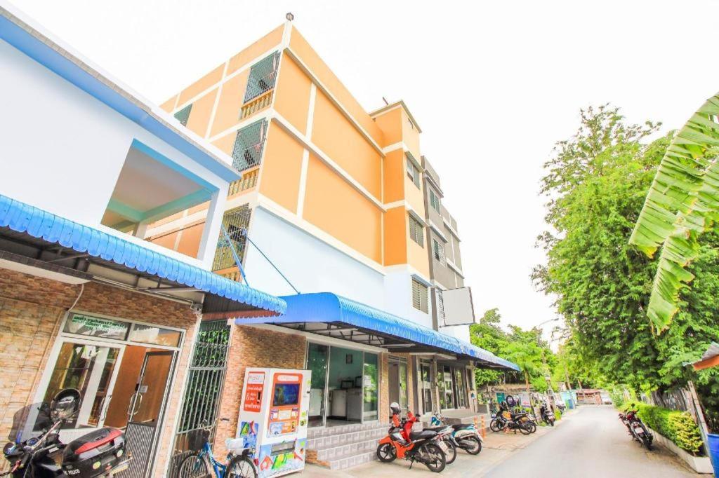 Ze Residence Ram Intra Bangkok Exterior foto